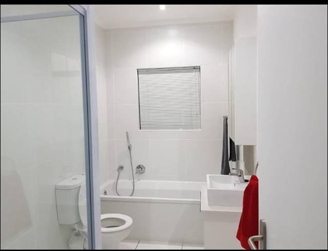 3 BEDROOM APARTMENT TO LET IN LONEHILL